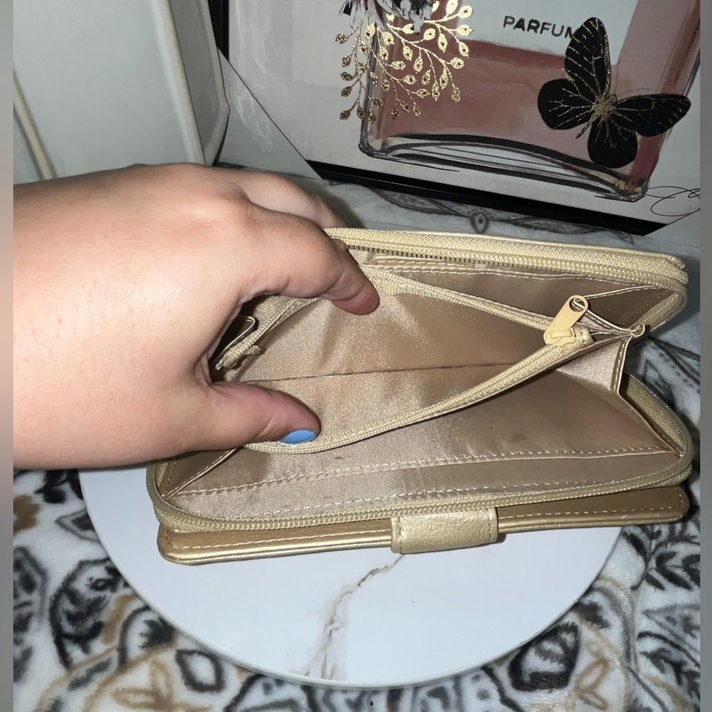 Giani Bernini All-In-One Zip Around Wallet, Champagne Gold, Metallic Leather - Picture 14 of 16